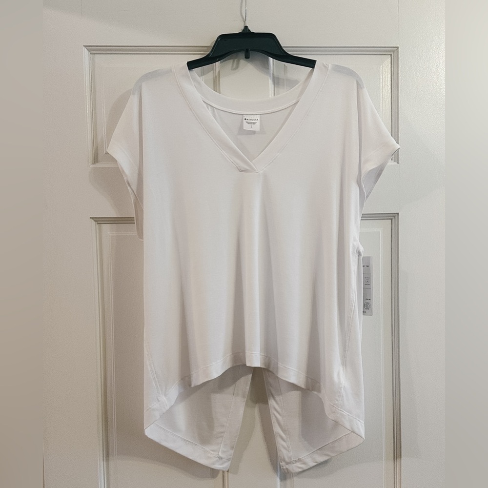 NWT! Athleta Essence Away From Body Tee / White V-Neck Short Sleeve